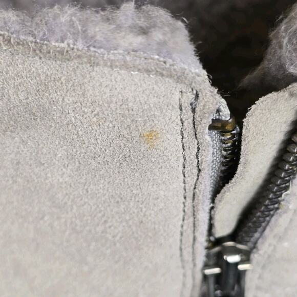 Women's BearPaw Boots, Size 8M, Gray Suede. Pre-owned - Picture 10 of 10